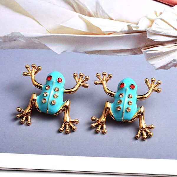 Trendy Enamel and Crystal Frog Stud Earrings Women Jewelry