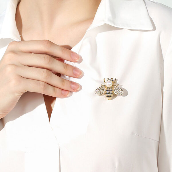 Gold Little Bee Crystal Pearl Brooch Jewelry 4