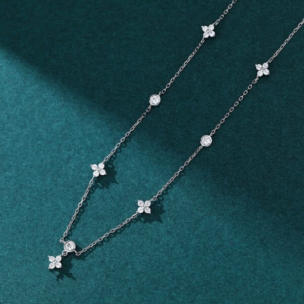 Silver Inlaid Zircon Flower Necklace