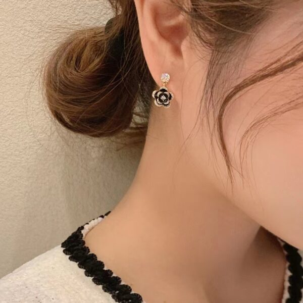Elegant Lady Zircon Black Camellia Pendant Earrings 3