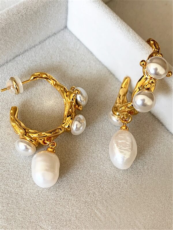 French Barock Pearl Earrings 1