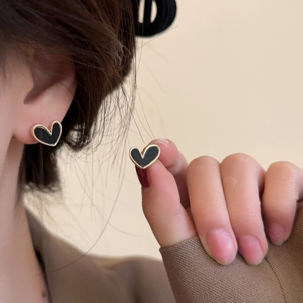 French Sweet Romantic Blue Heart-Shaped Small Stud Earrings 3