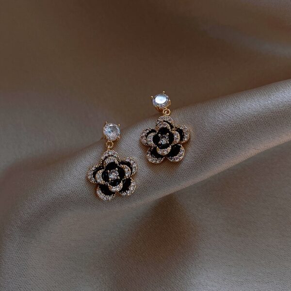 Elegant Lady Zircon Black Camellia Pendant Earrings