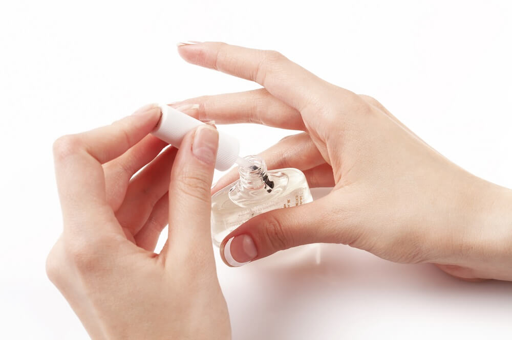 Clearing jewelry using nail polish
