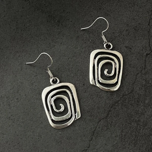 Exaggerated Personality Spiral Hollowed Out Square Earrings (2)