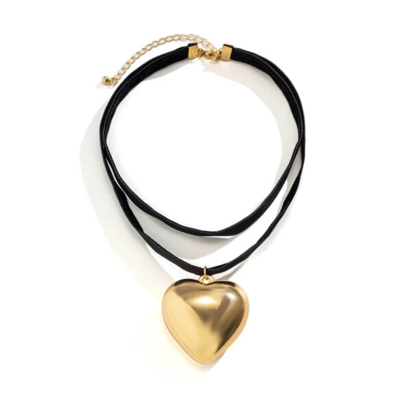 Large Love Heart Pendant Velvet Choker Necklace (1)
