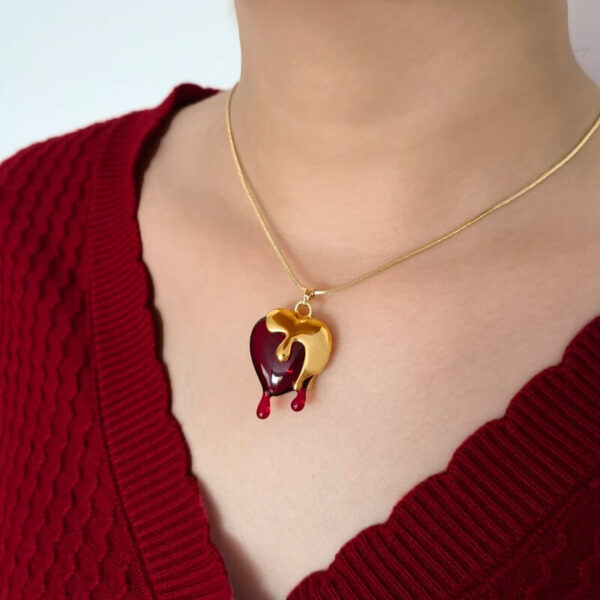 Bleeding Red Heart Pendant Gold Chain necklace