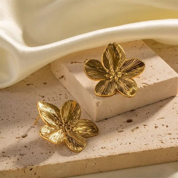 Gold Five-Petal Flower Stud Earrings