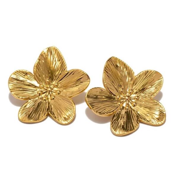 Gold Periwinkle 5-Petal Flower Stud Earrings