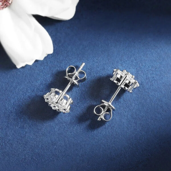 Silver Sparkling Moissanite Cluster Flower Stud Earrings (1)