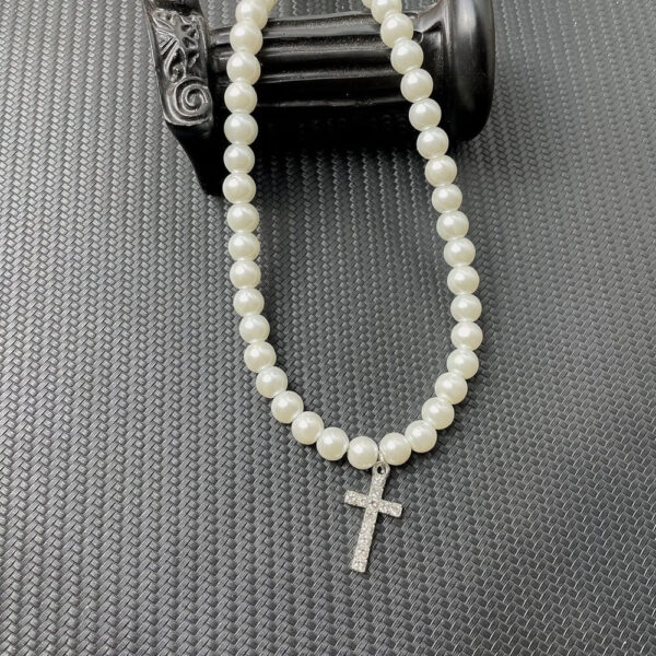 Classic Pearl Necklace with Cross Pendant (2)