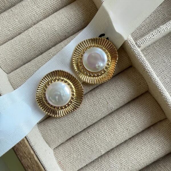 Golden Sunburst Pearl Stud Earrings (1)