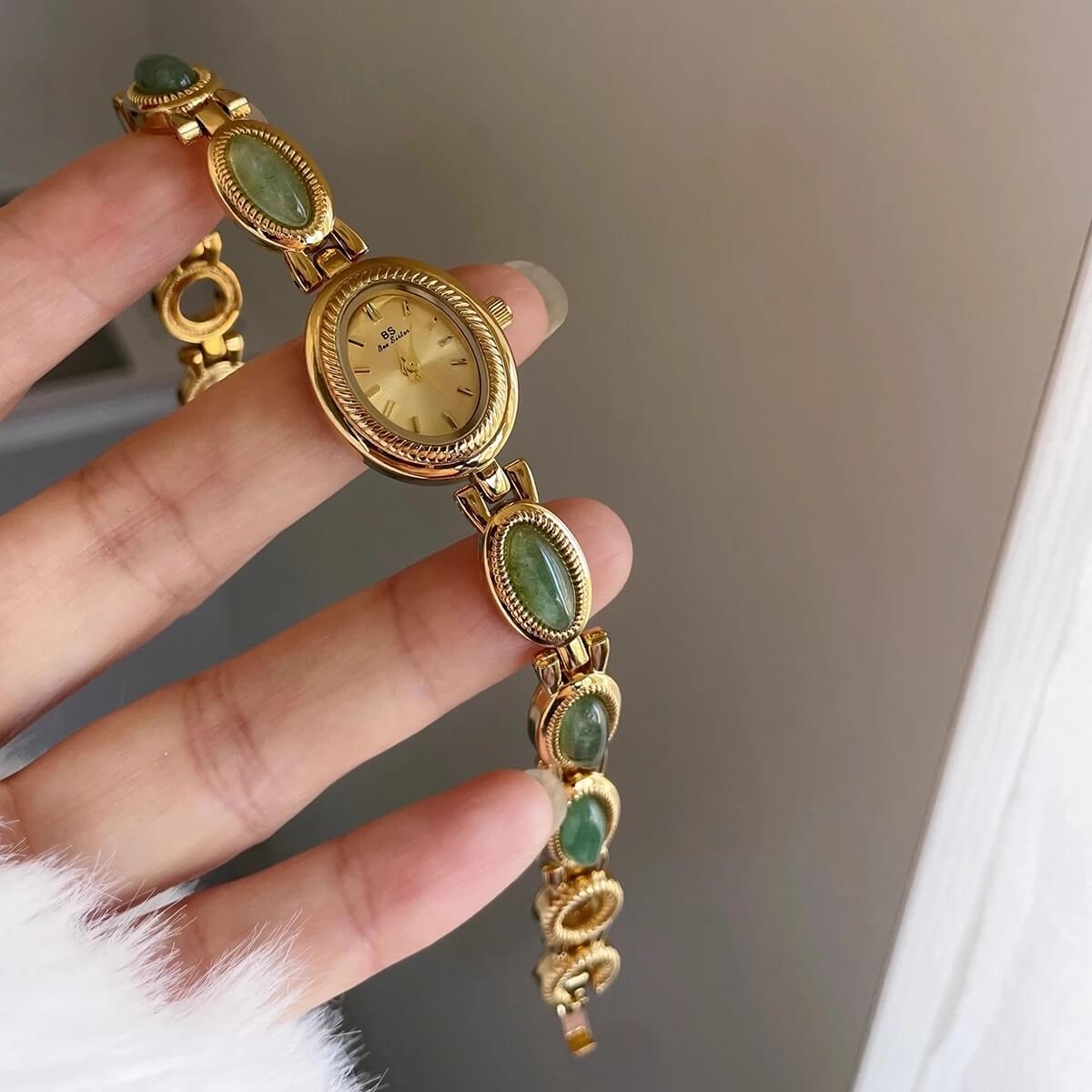 Vintage Oval Dial Women’s Watch with Gemstone Bracelet Vintage Oval Dial Women’s Watch with Gemstone Bracelet