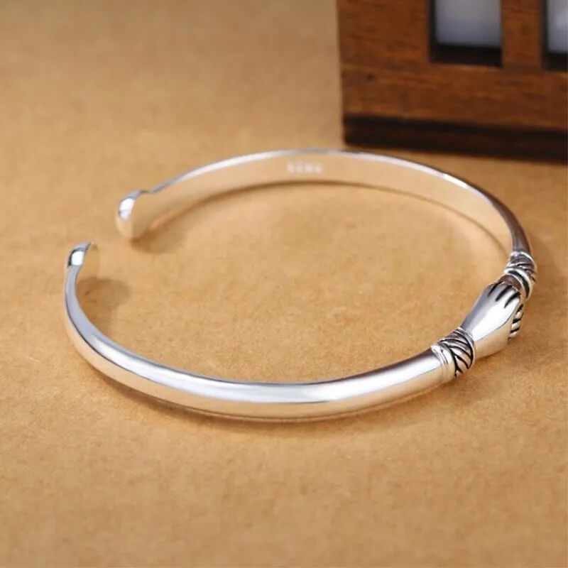 Silver Interlocking Hands Cuff Bracelet Adjustable Open Bangle